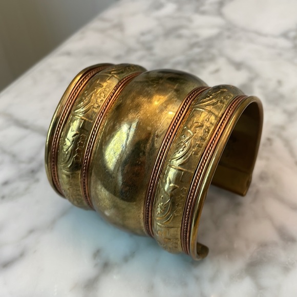 Cuff - Picture 2 of 3